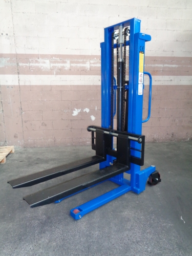 Apilador manual 1.000 Kg a 2.500 mm 3
